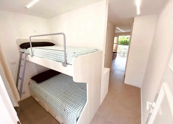 L'esquinade - J2 206 By Interhome *