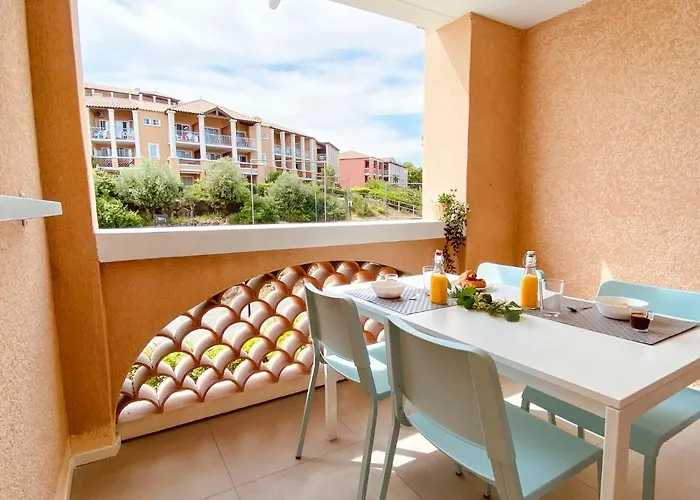 شقة L'esquinade - J2 206 By Interhome