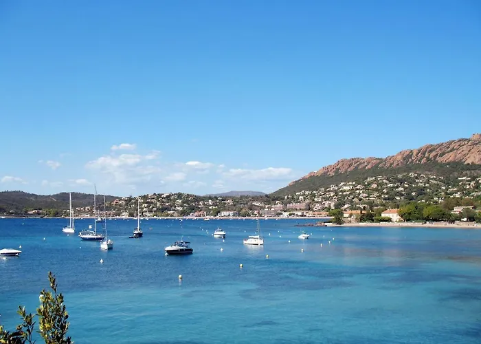 L'esquinade - J2 206 By Interhome *